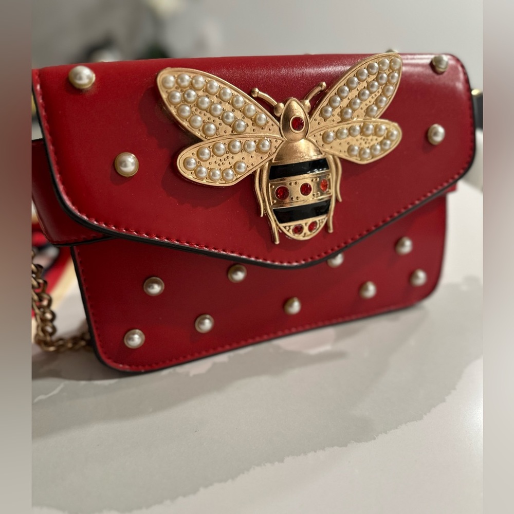 Bee crossbody red bag.